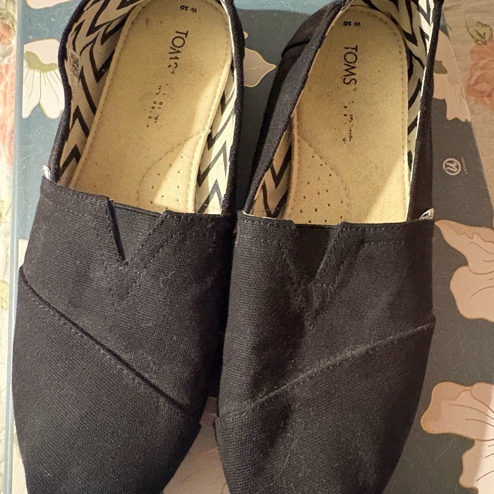 TOMS Women's Black Slip-On Loafers